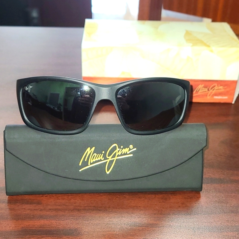 New Maui Jim Kanaio Coast Polarize sunglass w. Factory essentials